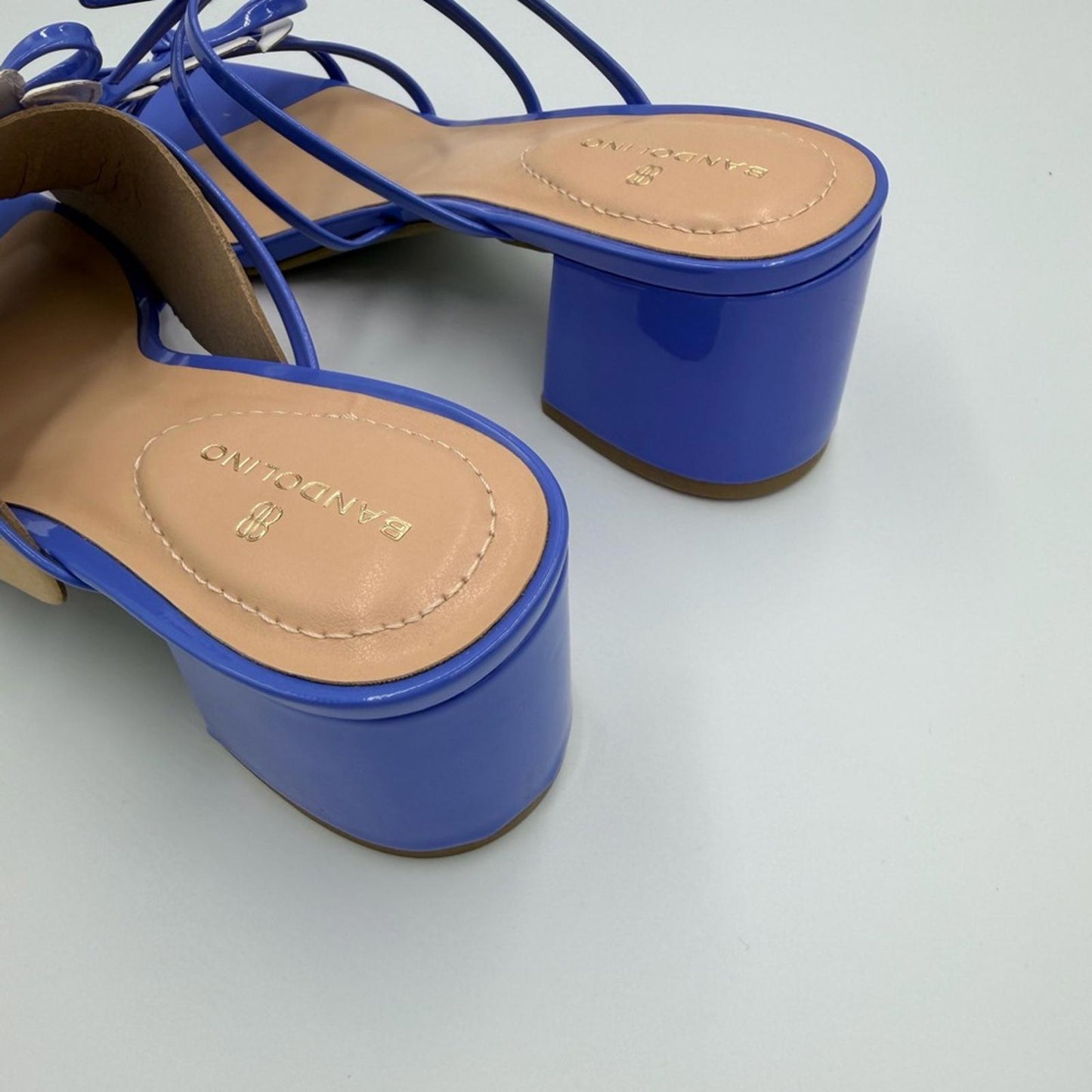 Bandolino Women's Blue and White Heels