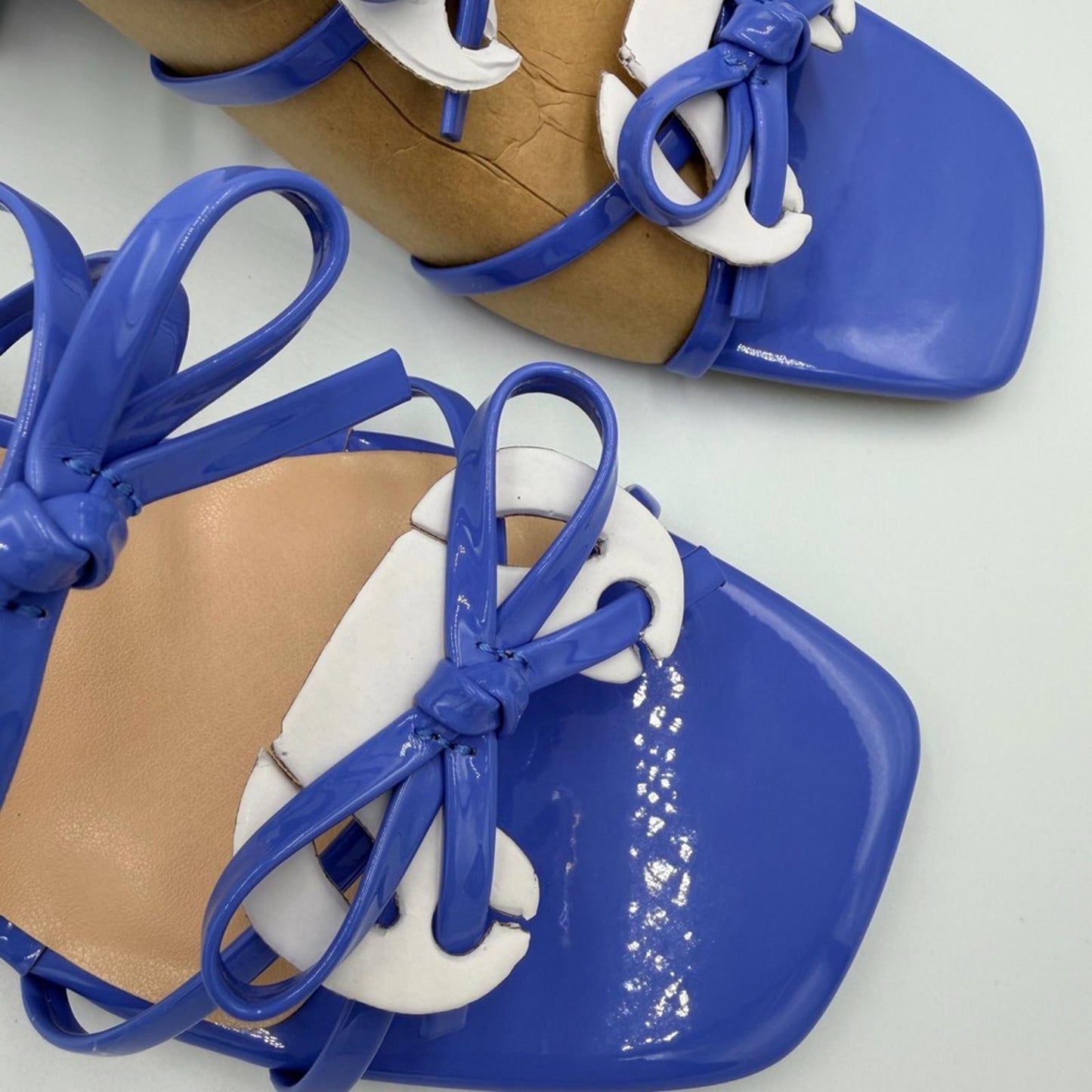 Bandolino Women's Blue and White Heels