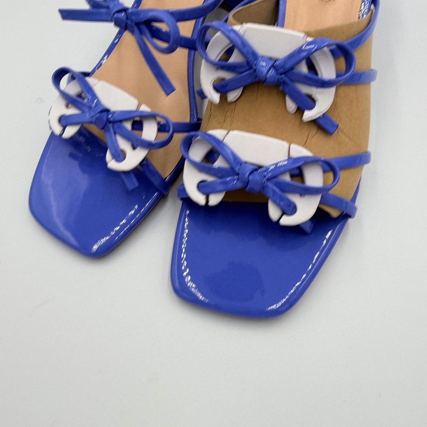 Bandolino Women's Blue and White Heels