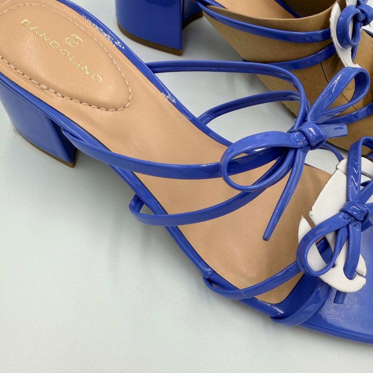 Bandolino Women's Blue and White Heels